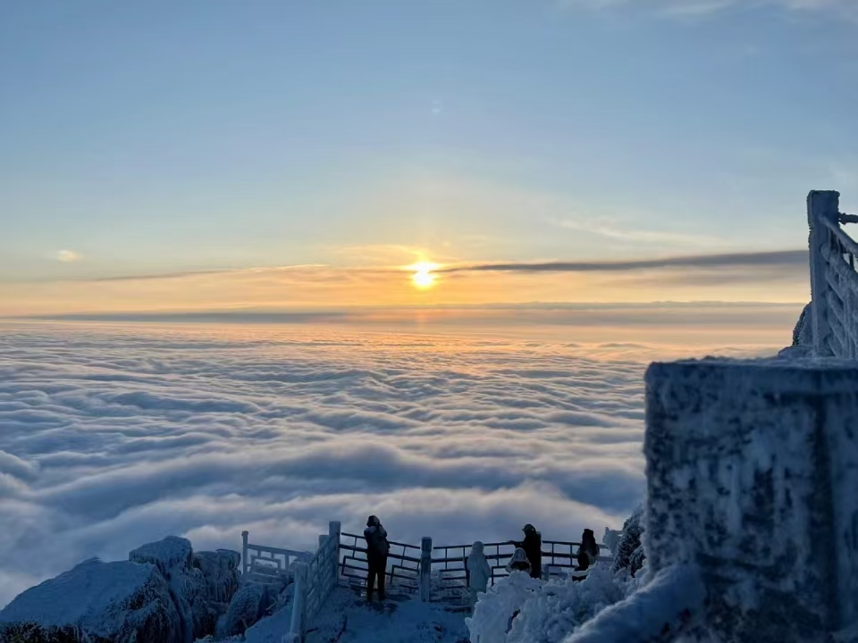 冰雪经济热潮下，智能一体化污水处理设备守护文旅市场绿水青山